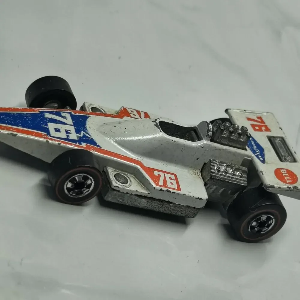 Hot Wheels Redline 1975 Formula 5000 #76 Race Car White Enamel Race Car